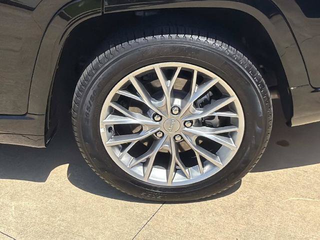 Used 2025 Jeep Grand Cherokee L Summit AWD/4WD image 5