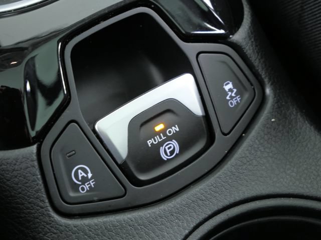 Used 2018 Jeep Compass Limited w/ Navigation Group AWD/4WD image 32