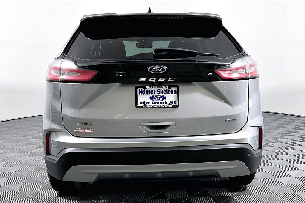 Certified 2024 Ford Edge SEL w/ Convenience Package AWD/4WD image 4