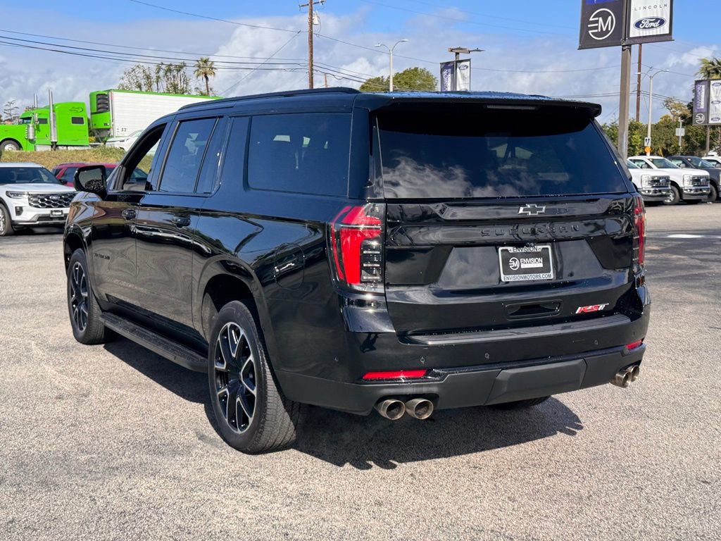 Used 2025 Chevrolet Suburban RST image 10