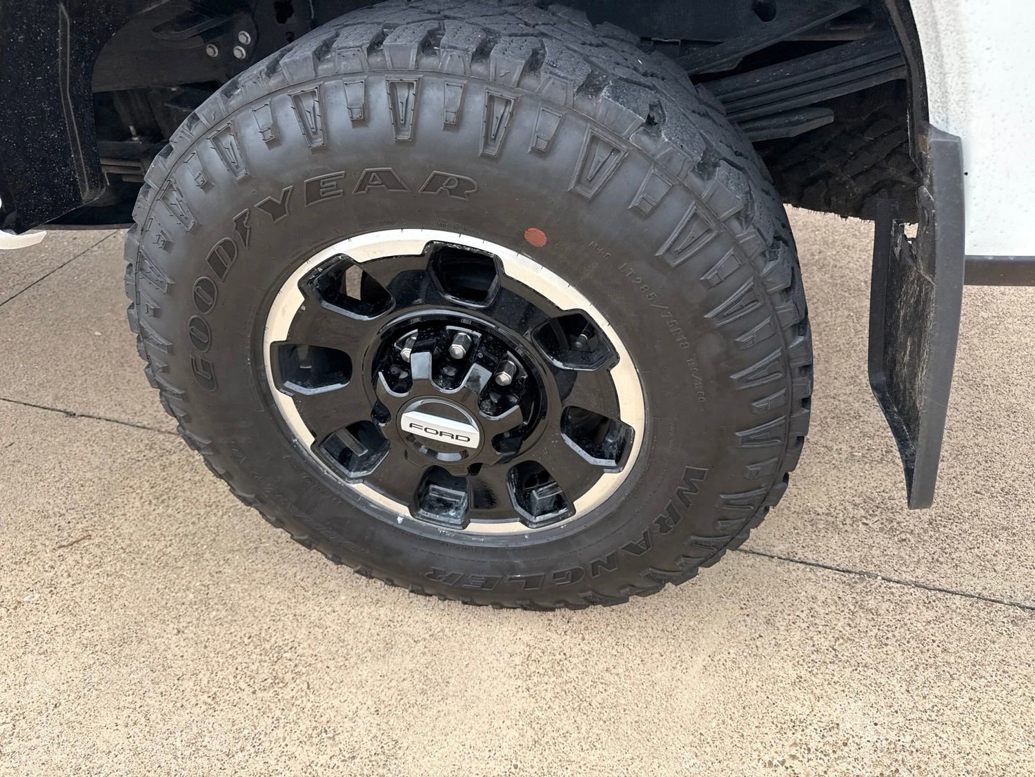 Certified 2024 Ford F250 Platinum w/ Tremor Off-Road Package AWD/4WD image 9