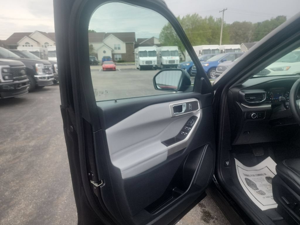 Certified 2024 Ford Explorer XLT w/ Equipment Group 202A AWD/4WD image 20