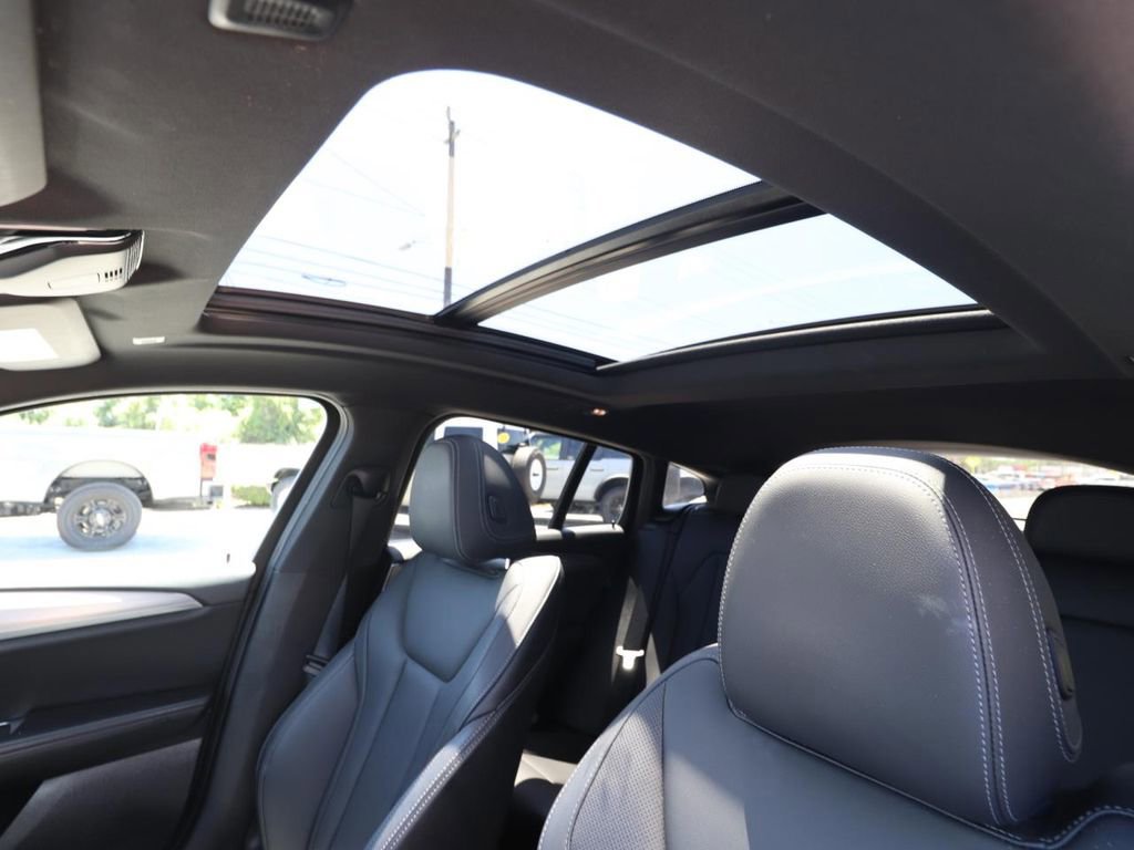 Used 2023 BMW X4 xDrive30i w/ M Sport Package AWD/4WD image 10