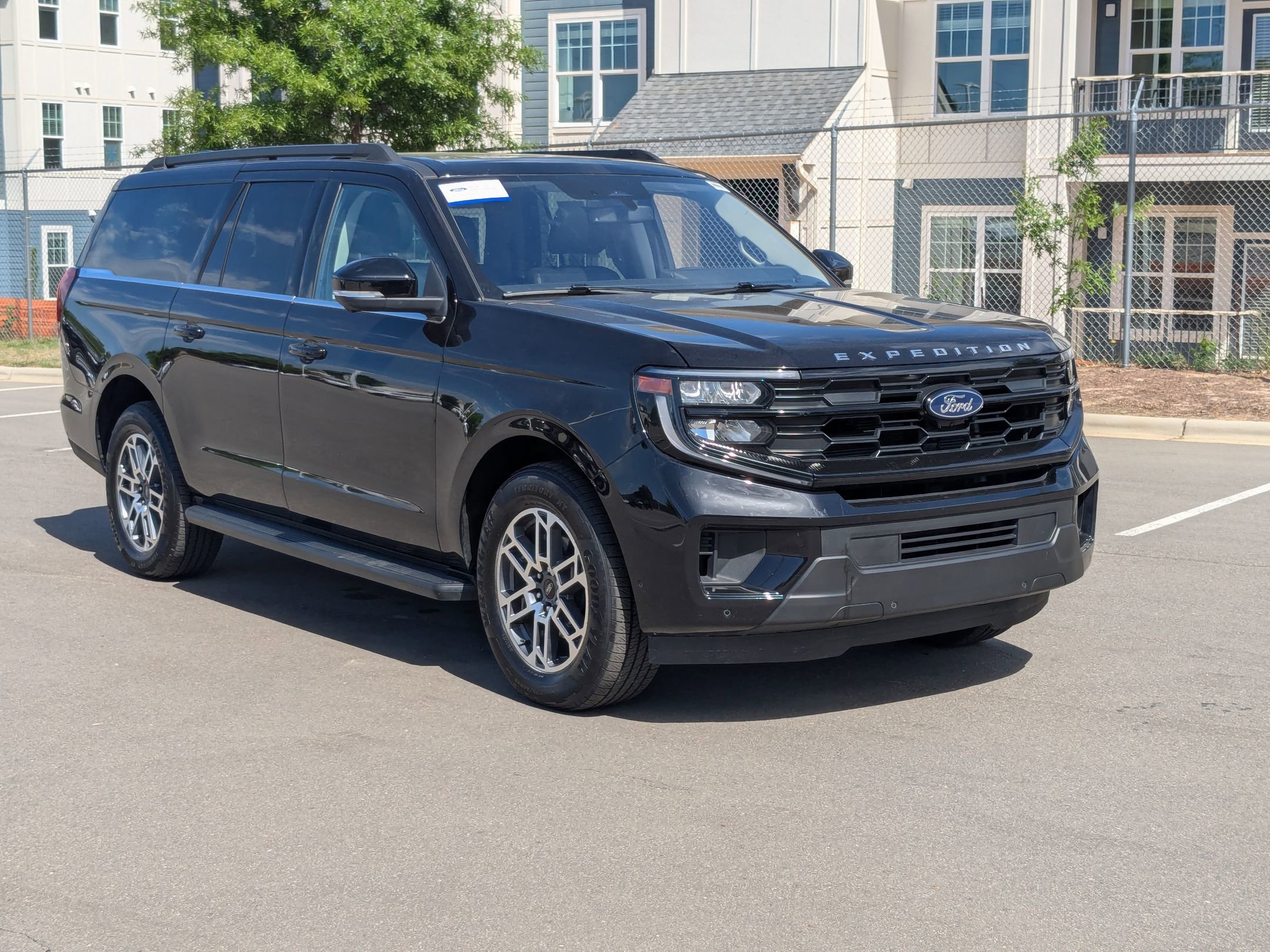 Certified 2025 Ford Expedition Max Active RWD image 2