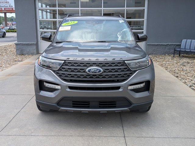 Certified 2023 Ford Explorer XLT w/ Equipment Group 202A RWD image 9