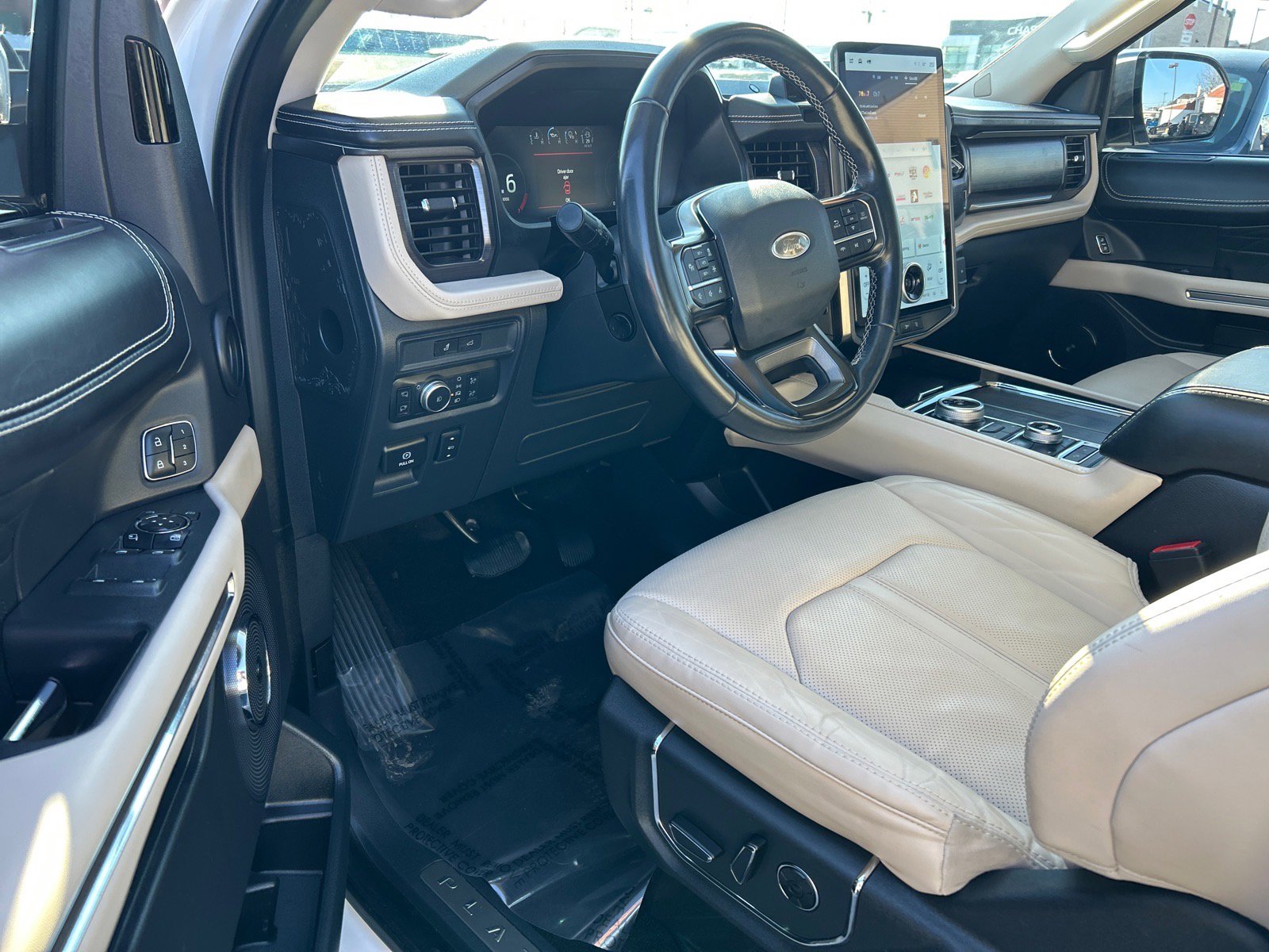 Certified 2022 Ford Expedition Platinum image 6