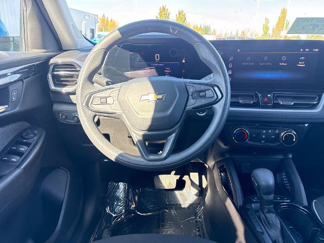 Used 2025 Chevrolet TrailBlazer LT AWD/4WD image 17