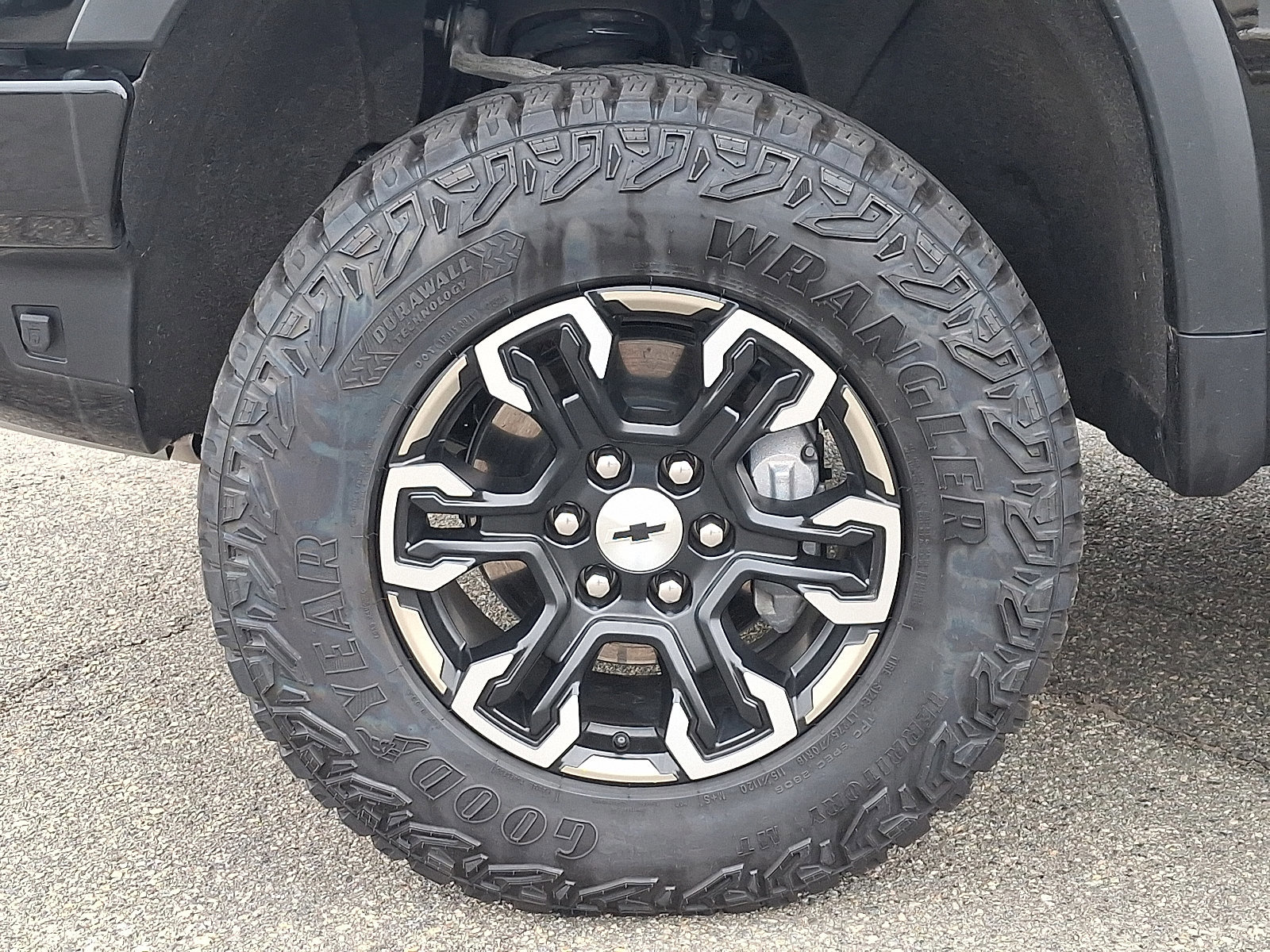 Used 2025 Chevrolet Silverado 1500 ZR2 image 8