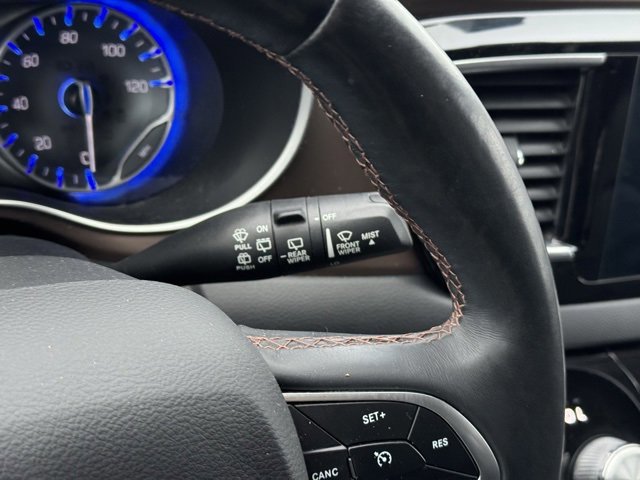 Used 2018 Chrysler Pacifica Touring-L Plus image 32