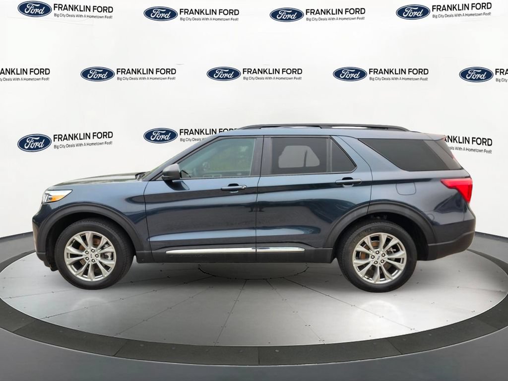 Certified 2023 Ford Explorer XLT w/ Equipment Group 202A AWD/4WD image 2
