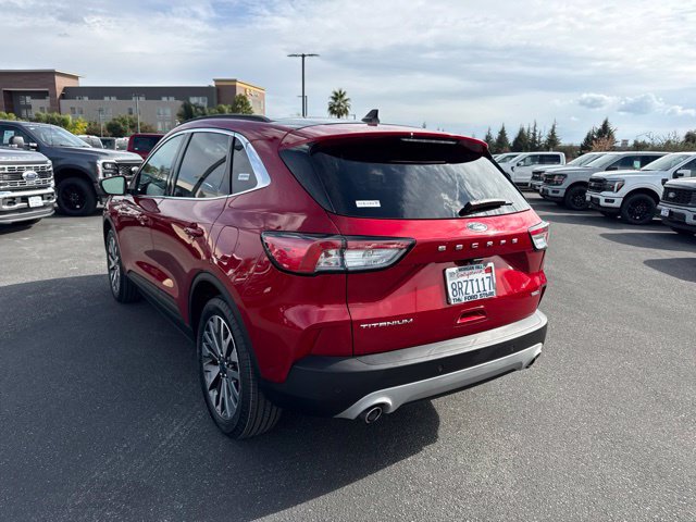 Certified 2020 Ford Escape Titanium w/ Titanium Premium Package 2.0 AWD/4WD image 8