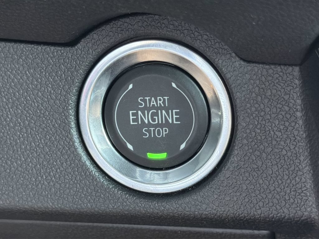 Used 2026 Chevrolet Traverse LT FWD image 19