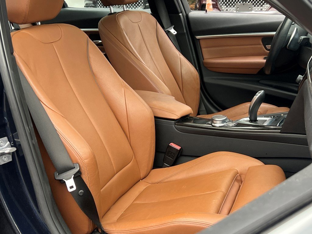 Used 2017 BMW 330e 330e iPerformance 4dr Car image 10