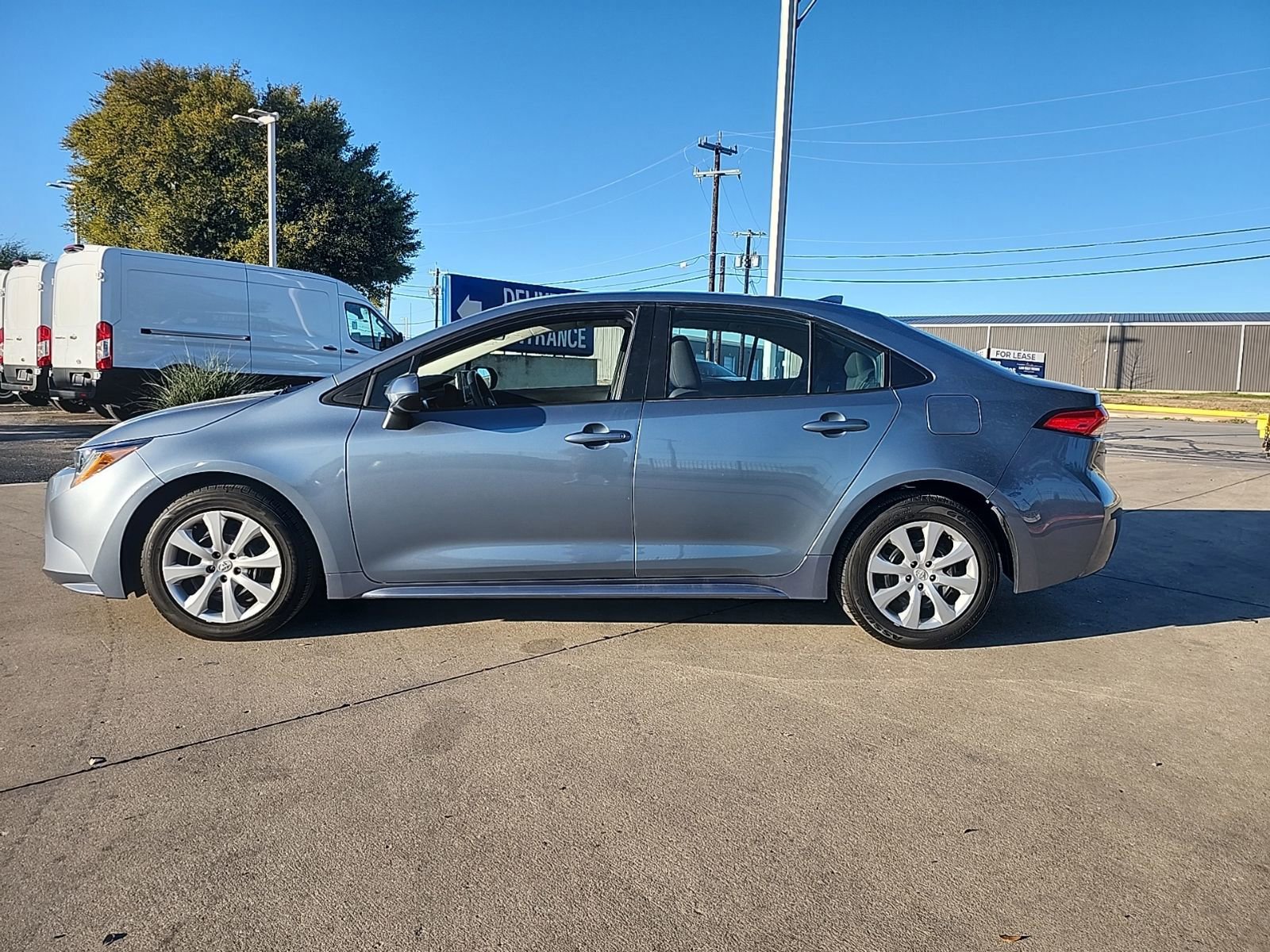 Used 2024 Toyota Corolla LE image 2