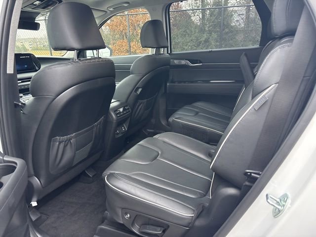 Used 2023 Hyundai Palisade Limited w/ Cargo Package image 12