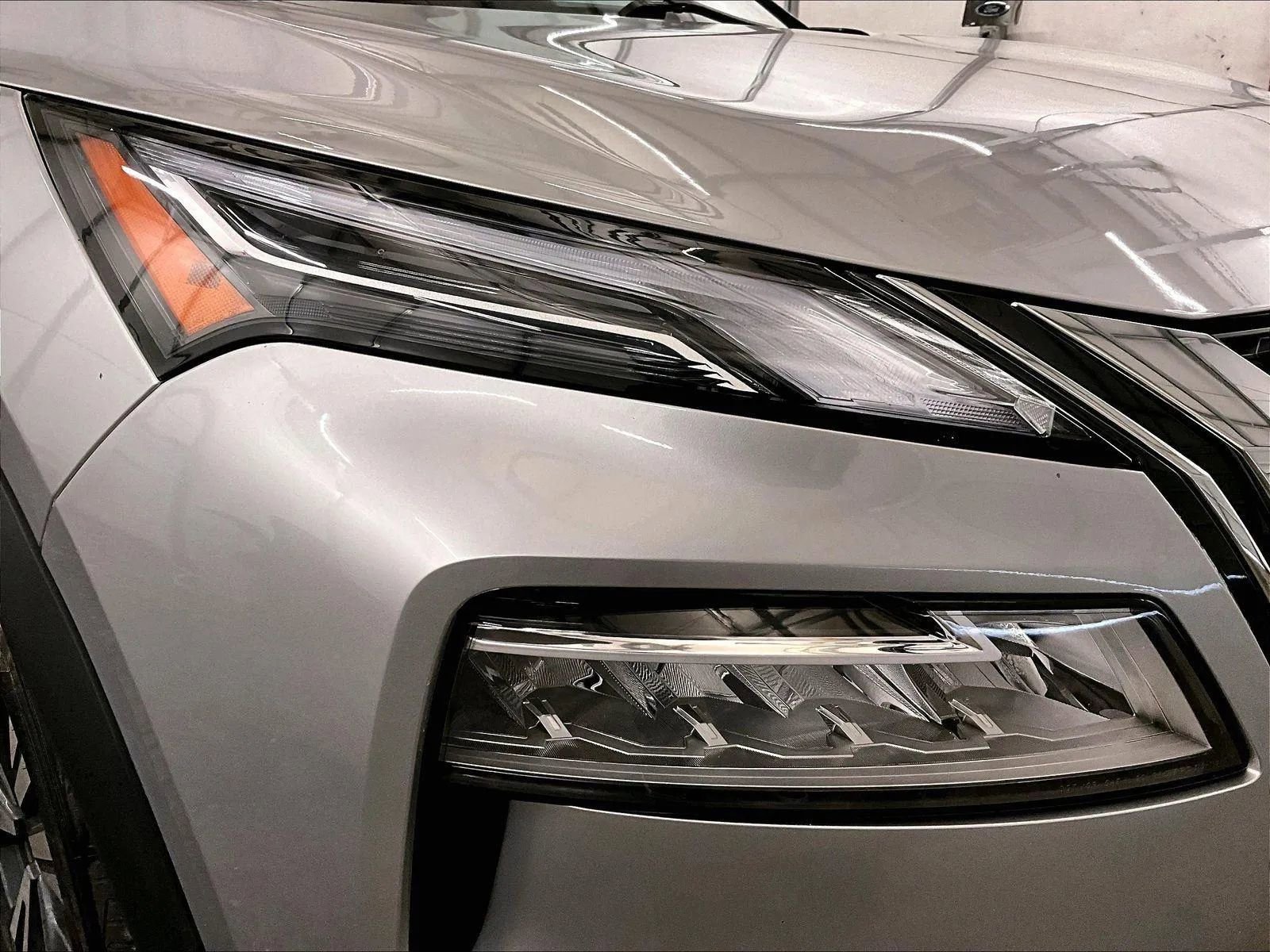 Used 2021 Nissan Rogue SV image 27