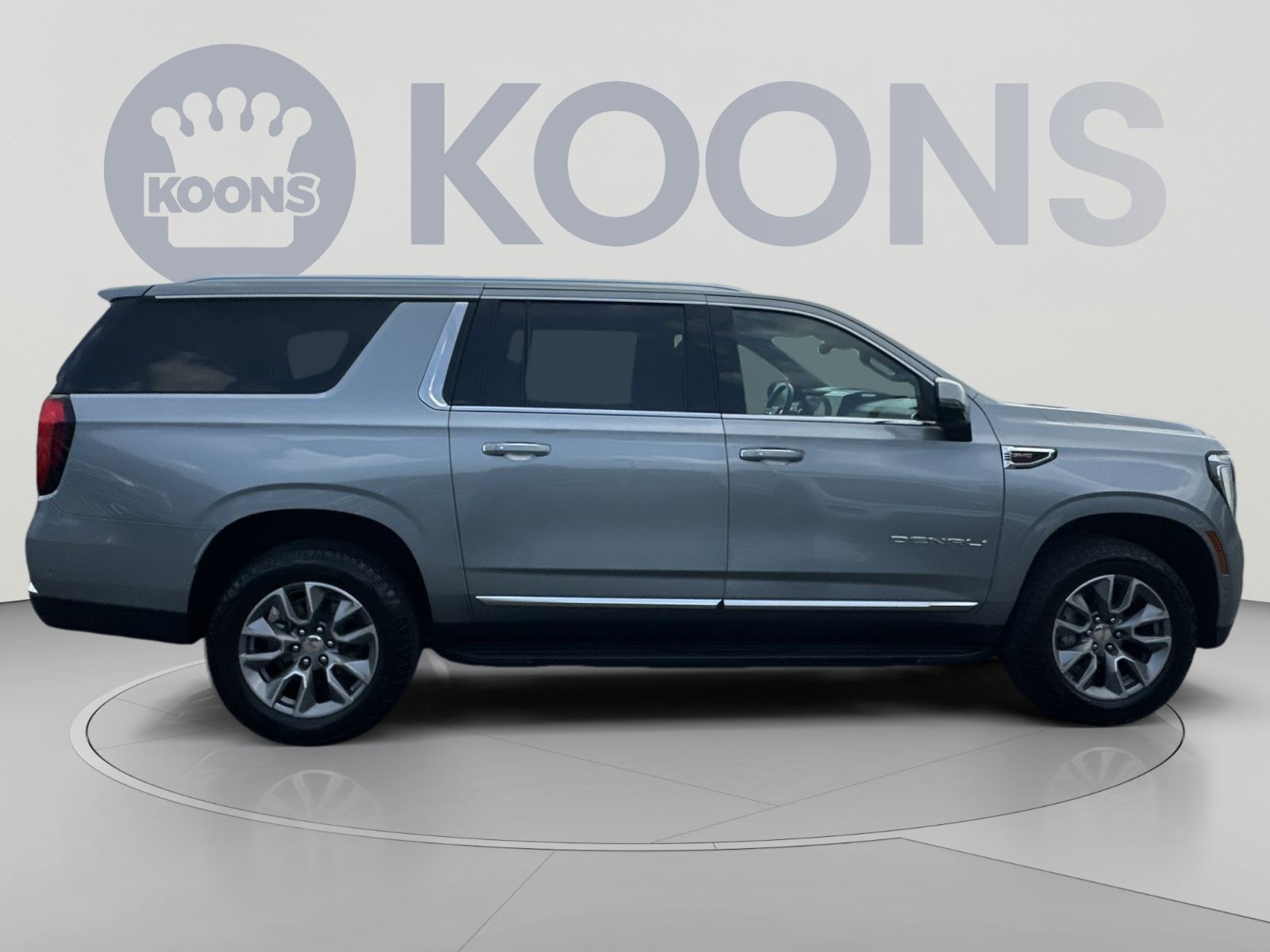 Used 2025 GMC Yukon XL Denali AWD/4WD image 17