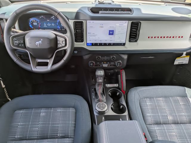 Certified 2026 Ford Bronco Heritage Edition AWD/4WD image 15
