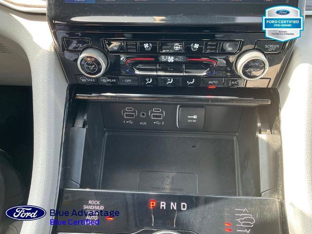 Used 2023 Jeep Grand Cherokee Overland w/ Luxury Tech Group IV AWD/4WD image 12