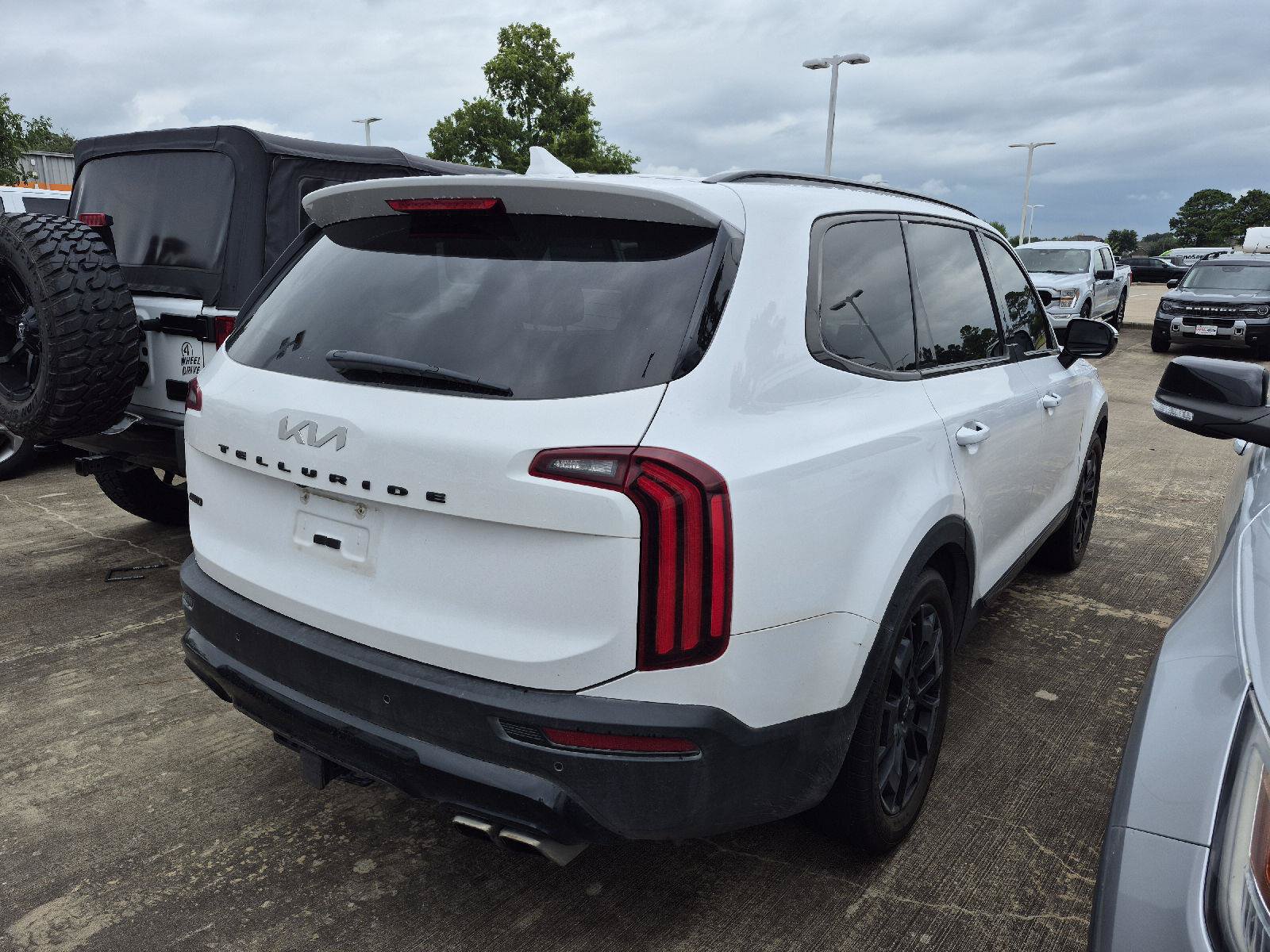 Used 2022 Kia Telluride SX w/ SX Prestige Package AWD/4WD image 3