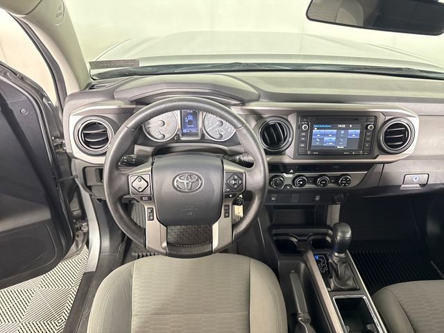 Used 2018 Toyota Tacoma SR5 AWD/4WD image 27