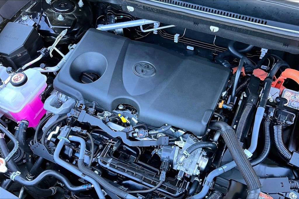 Used 2025 Toyota RAV4 XLE AWD/4WD image 34