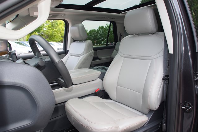 Certified 2025 Ford Expedition Active AWD/4WD image 22