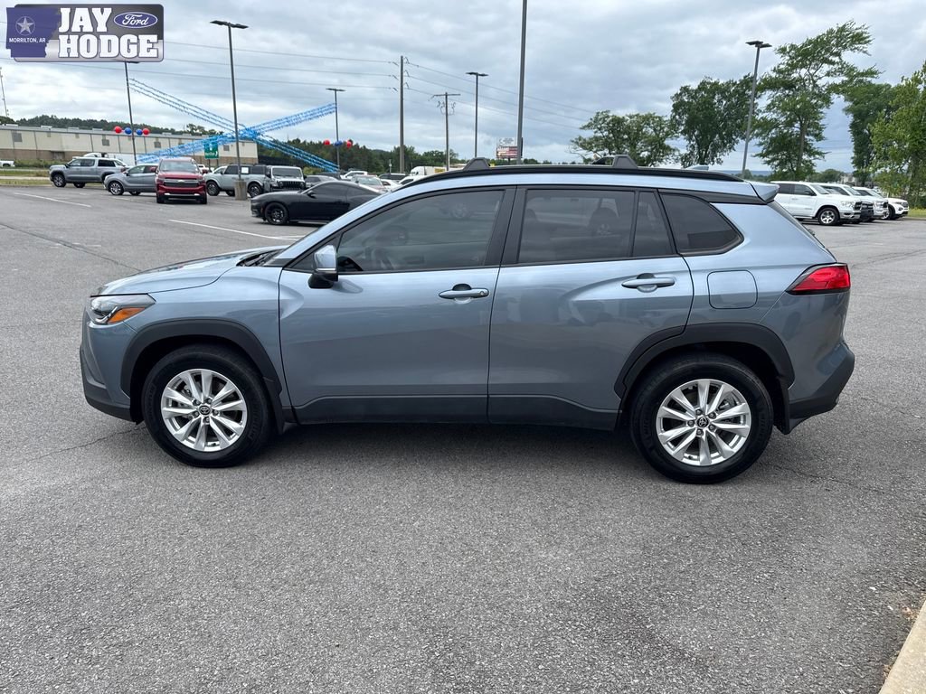 Used 2024 Toyota Corolla Cross LE FWD image 3