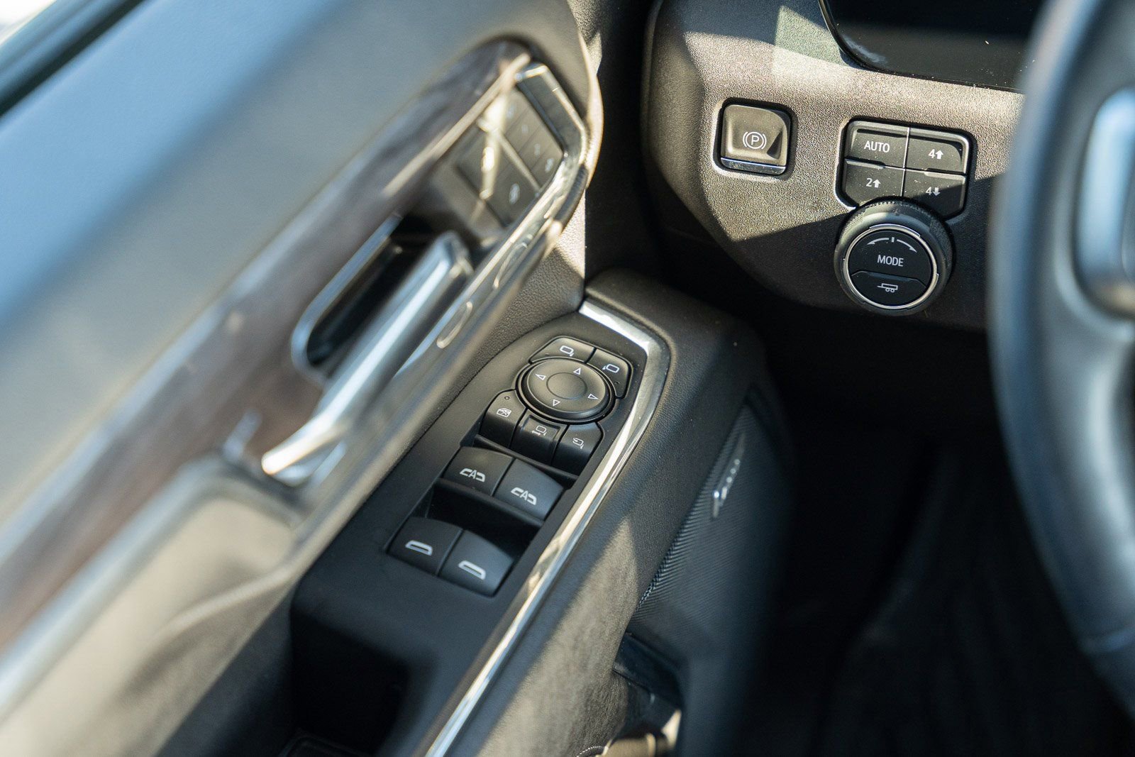 Used 2024 Chevrolet Silverado 2500 LTZ w/ LTZ Plus Package image 34