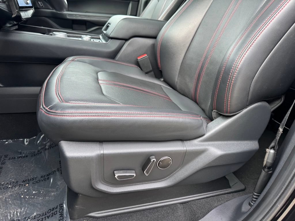 Certified 2024 Ford Expedition Limited AWD/4WD image 6