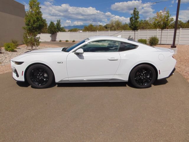 Certified 2025 Ford Mustang GT RWD image 3