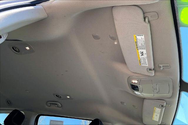 Used 2022 Chrysler Voyager LX FWD image 21