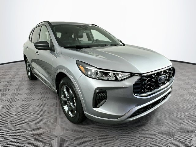 Certified 2024 Ford Escape ST-Line w/ Tech Pack #1 AWD/4WD image 4