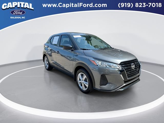 Used 2025 Nissan Kicks Play S FWD image 2