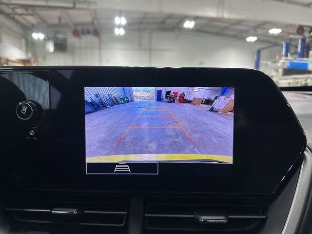 Used 2024 Chevrolet Trax RS w/ Sunroof Package FWD image 27