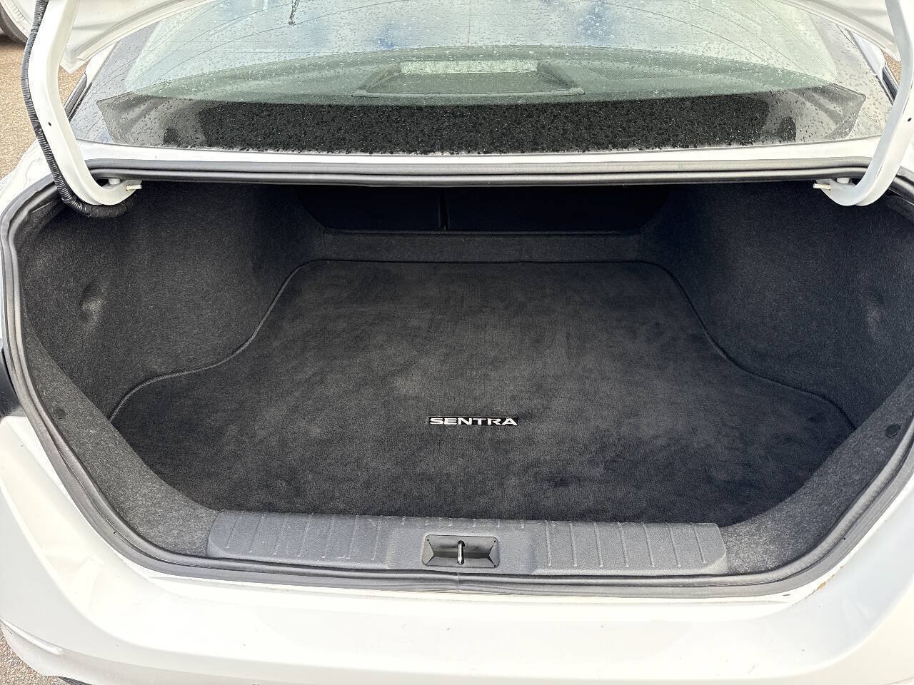 Used 2024 Nissan Sentra SV FWD image 8