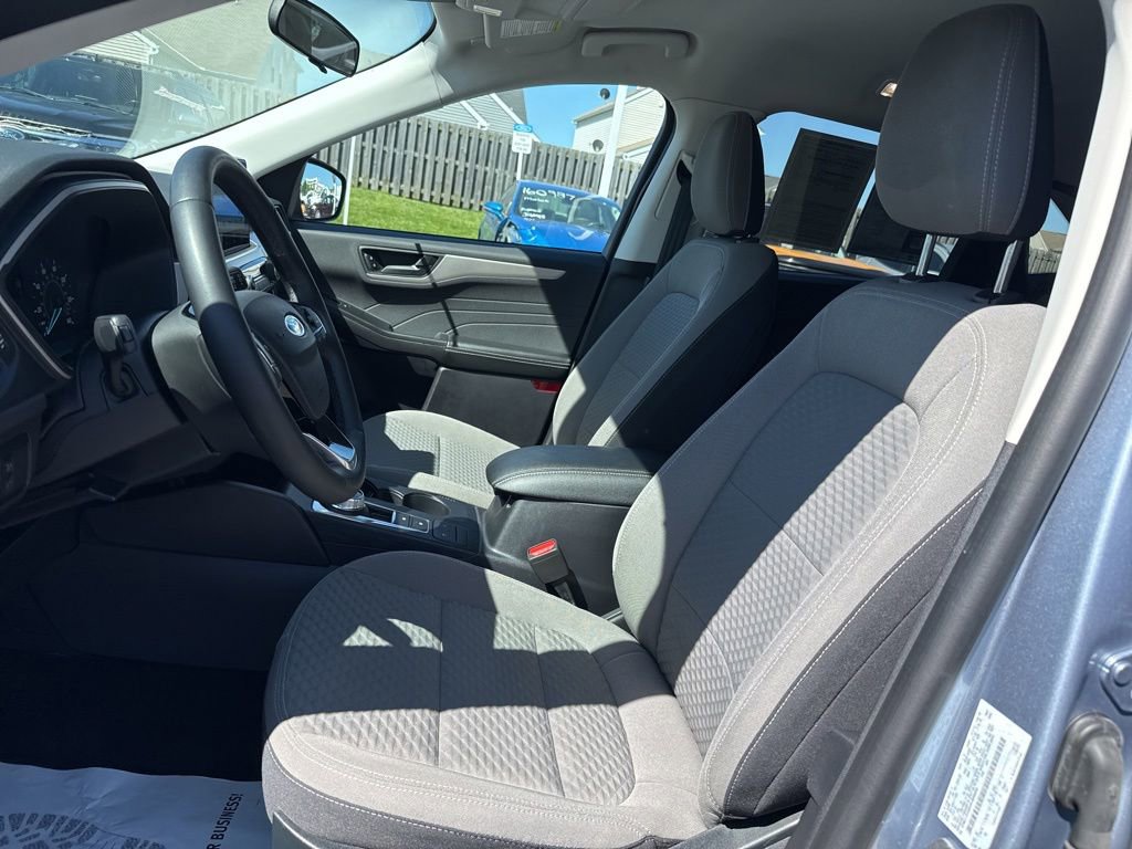 Certified 2022 Ford Escape SE w/ Cold Weather Package FWD image 4