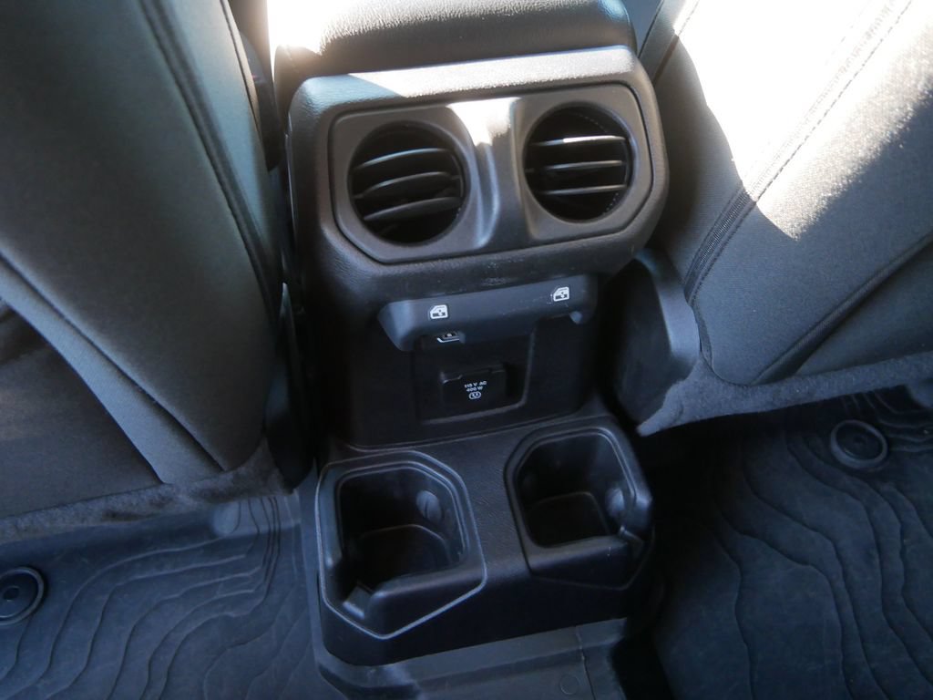 Used 2021 Jeep Gladiator Sport AWD/4WD image 17