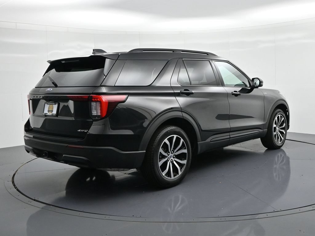 Certified 2026 Ford Explorer ST-Line AWD/4WD image 6