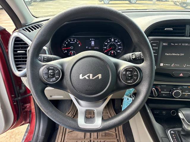 Used 2022 Kia Soul LX image 17