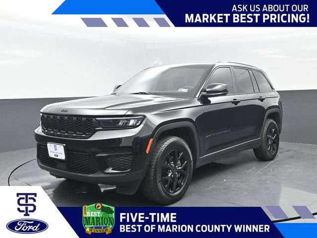 Used 2025 Jeep Grand Cherokee Altitude AWD/4WD image 1