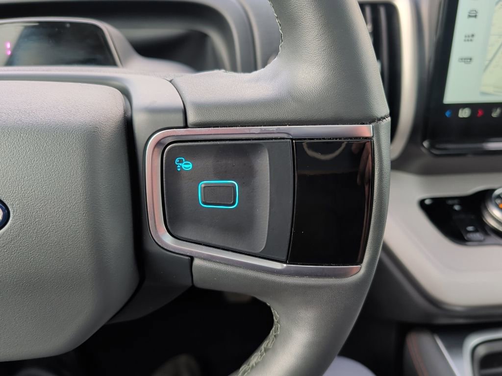 Certified 2025 Ford Expedition Active RWD image 14