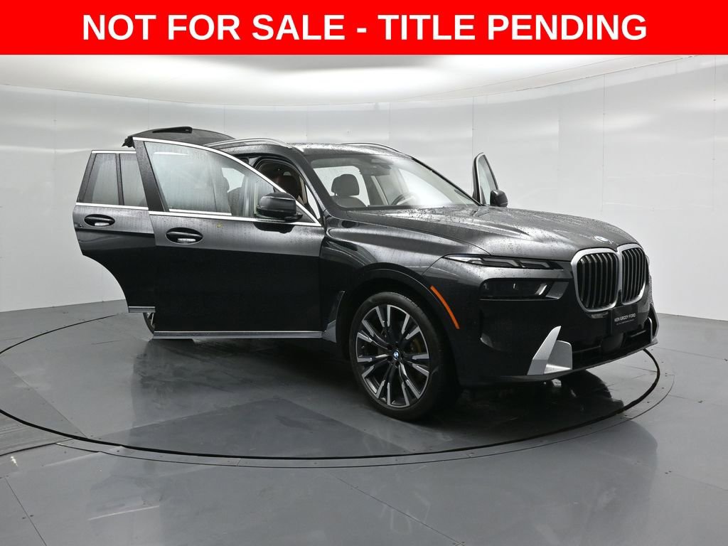 Used 2023 BMW X7 xDrive40i w/ Parking Assistance Package image 29
