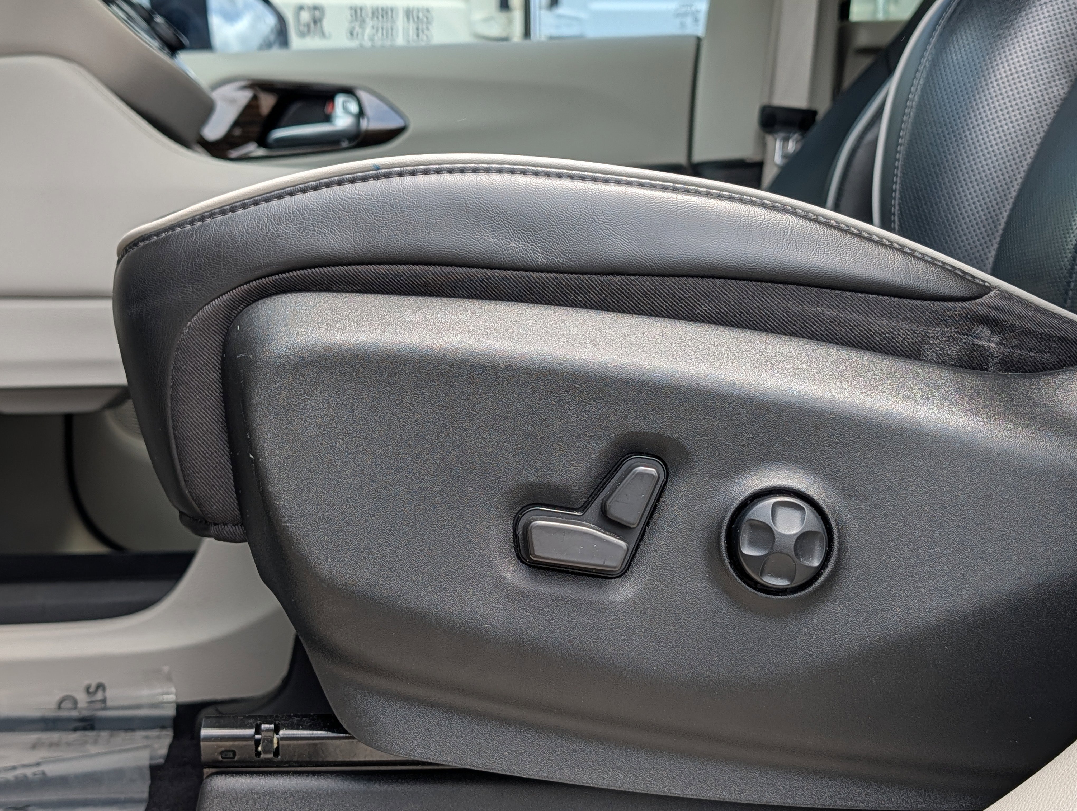 Used 2022 Chrysler Pacifica Limited image 24