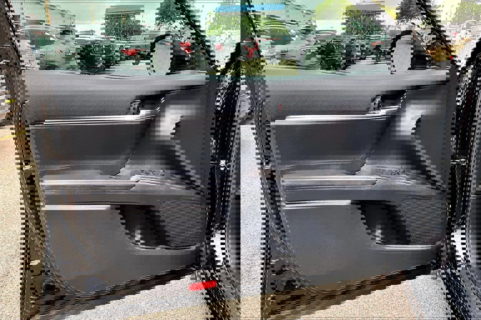 Used 2023 Toyota Camry SE FWD image 24