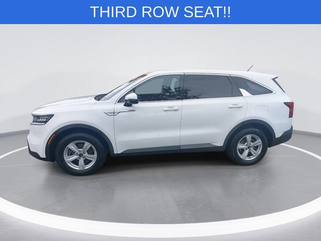 Used 2021 Kia Sorento LX image 2