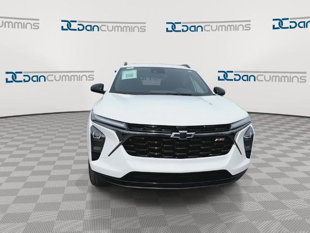 Used 2025 Chevrolet Trax RS w/ Sunroof Package image 9