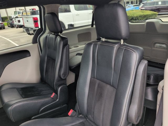 Used 2018 Dodge Grand Caravan SXT FWD image 14