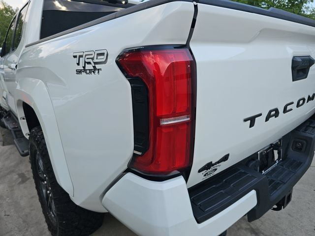 Used 2024 Toyota Tacoma TRD Sport AWD/4WD image 30