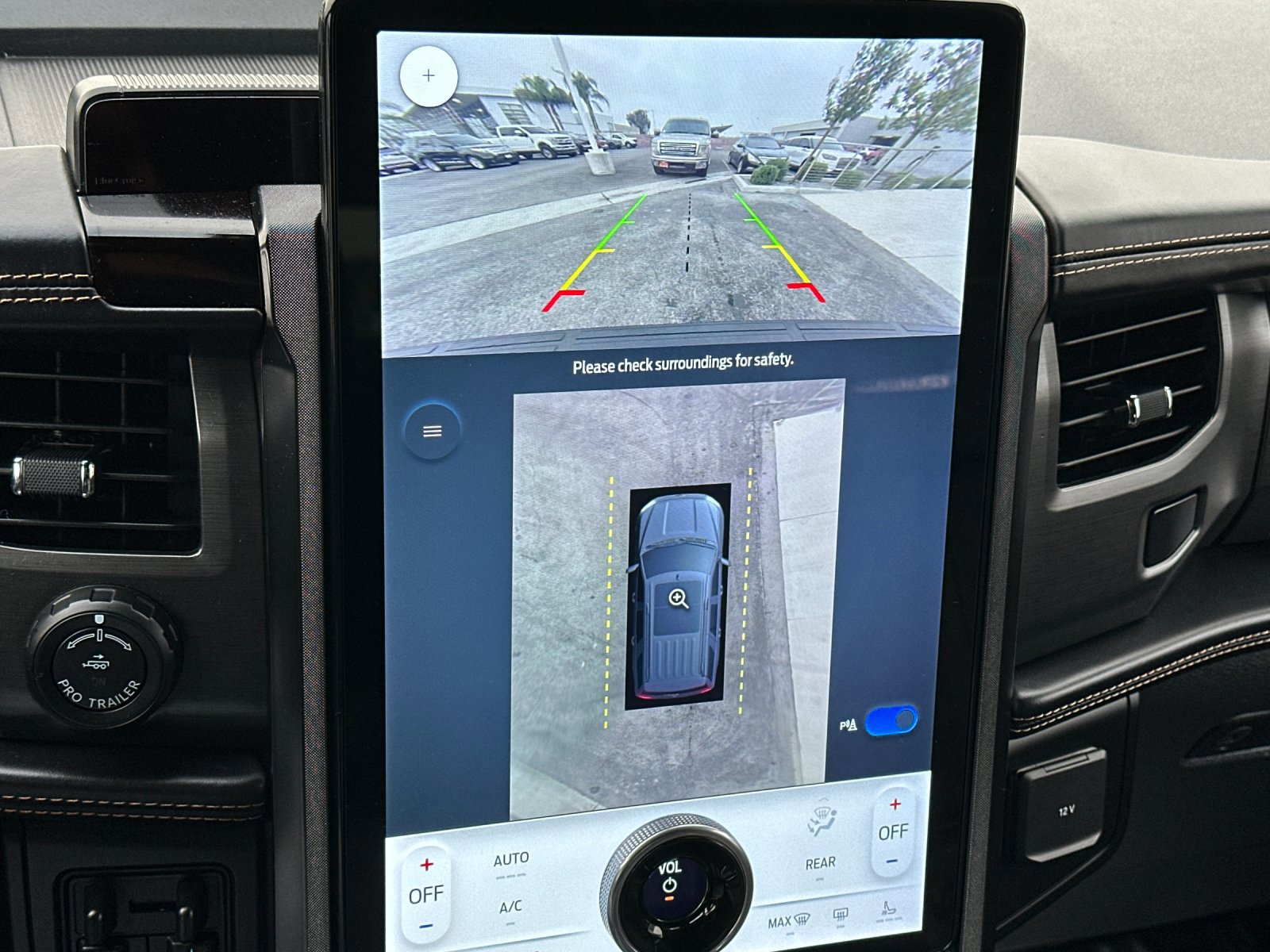 Certified 2022 Ford Expedition Max Platinum image 22